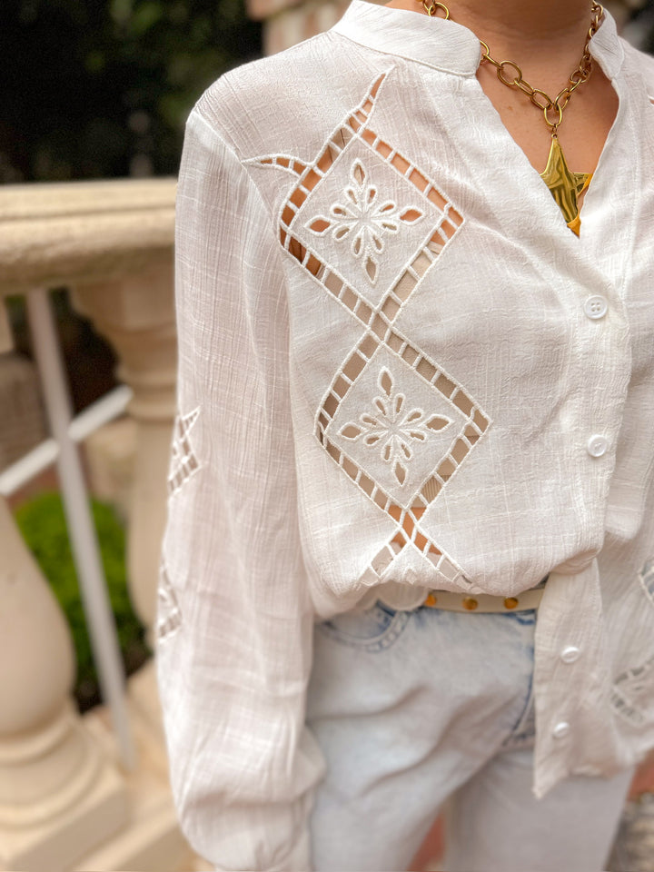ELOISE EMBROIDERED TOP