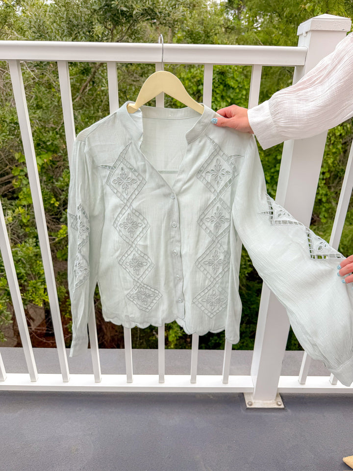 ELOISE EMBROIDERED TOP