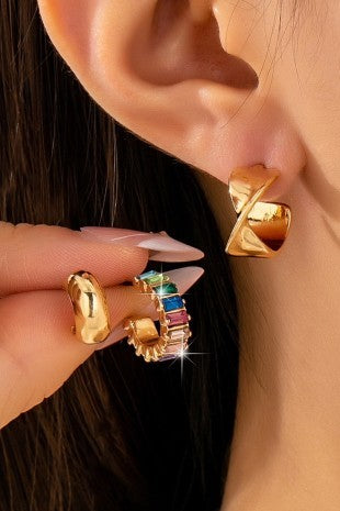TWISTED HUGGIE EARRING