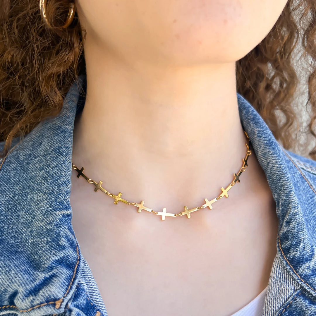 ANNIE CROSS NECKLACE