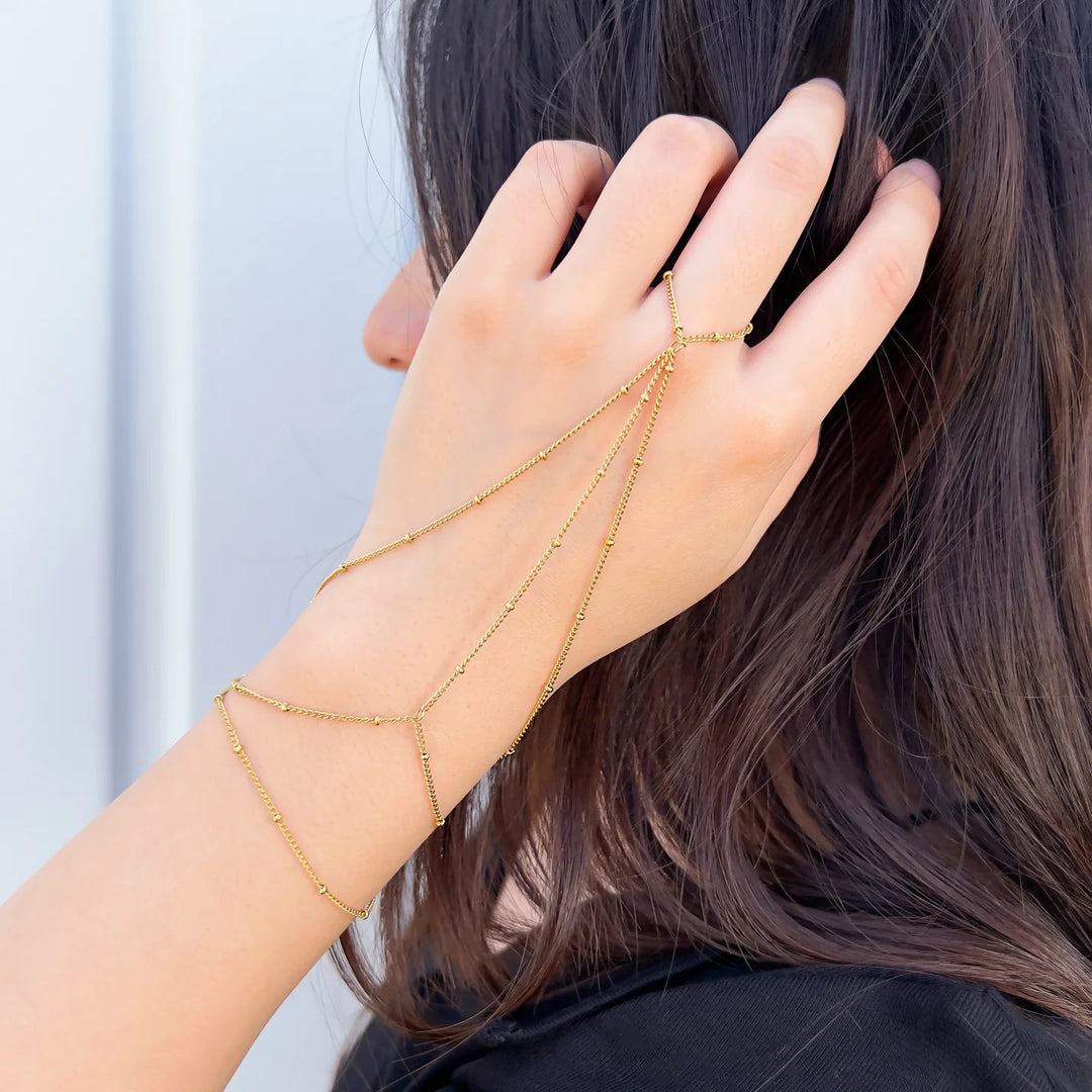 GOLDEN THREAD HAND CHAIN