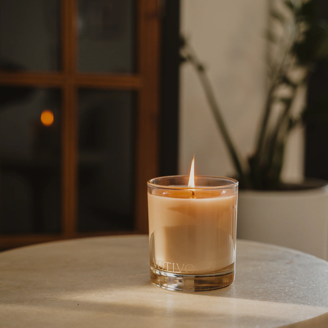 VOTIVO SIGNATURE CANDLE -  SMOKED WOOD &amp; AMBER